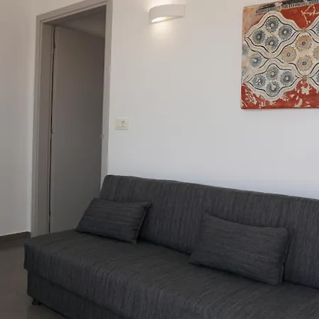 Vivian's * Megalochori (Santorini)