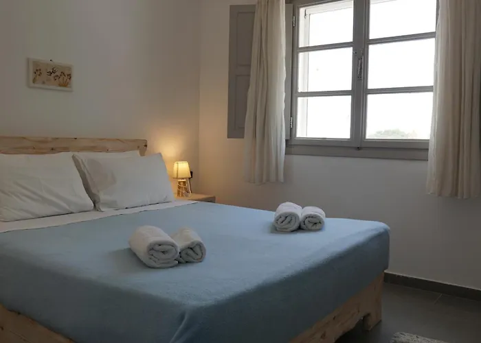 Vivian's Megalochori (Santorini)