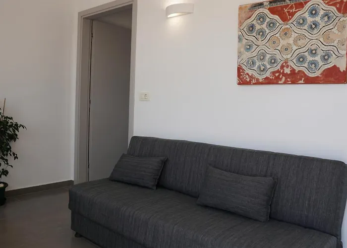 Vivian's * Megalochori (Santorini)